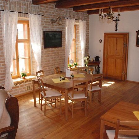 Rekreacni Areal Dvur Honetice Hotel Buitenkant foto