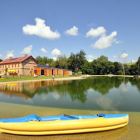 Rekreacni Areal Dvur Honetice Hotel Buitenkant foto