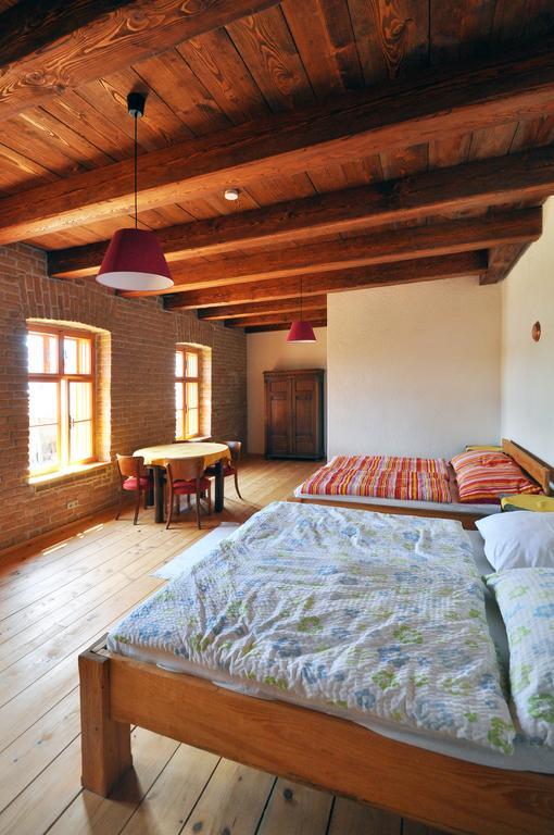 Rekreacni Areal Dvur Honetice Hotel Buitenkant foto